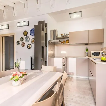 Gorgeous In With Kitchen *