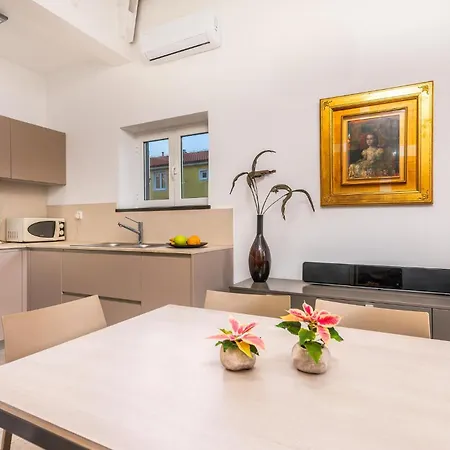 Holiday home Gorgeous In With Kitchen