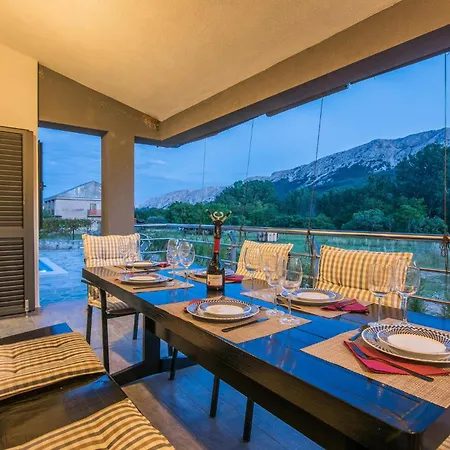 Holiday home Gorgeous In With Kitchen *